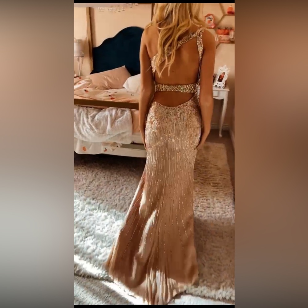 Sherri hill, Gold sequin,long size 6 dress